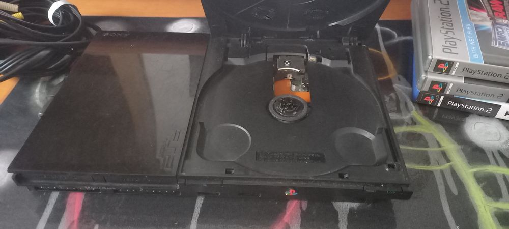 Consola PS2 completa (modelo 90004) com oferta 3 jogos