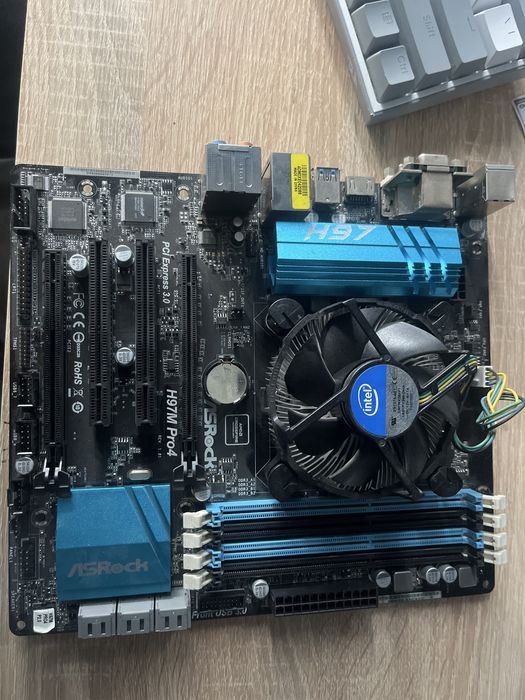 Karta głowna ASRock