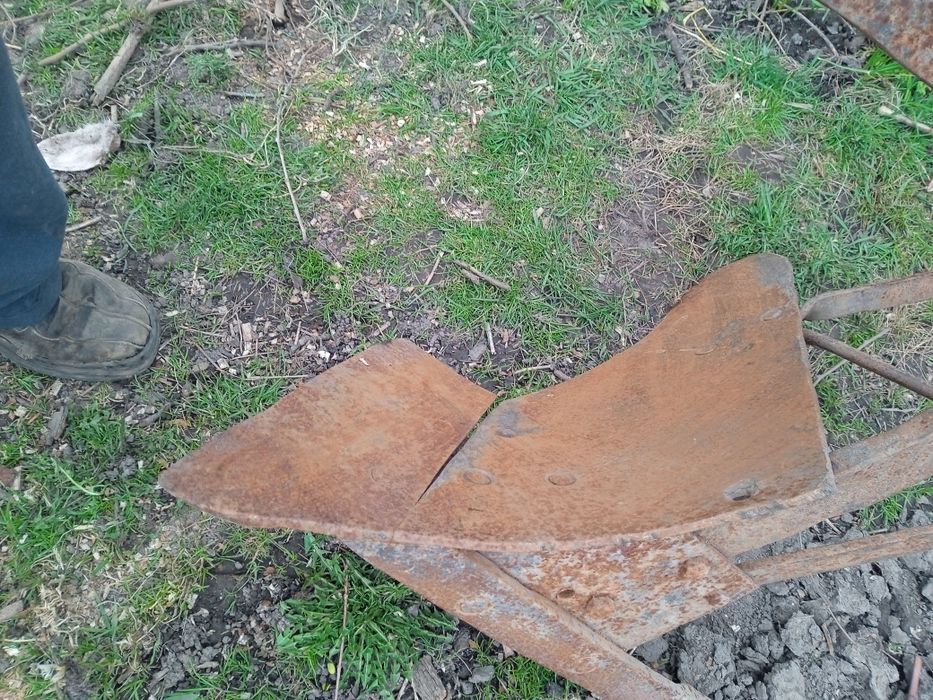 Продам кінний плуг