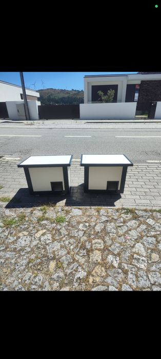 Jaula para cães em chapa com isolamento térmico