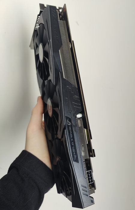 Відеокарта GTX 1060 6gb Asus rog strix