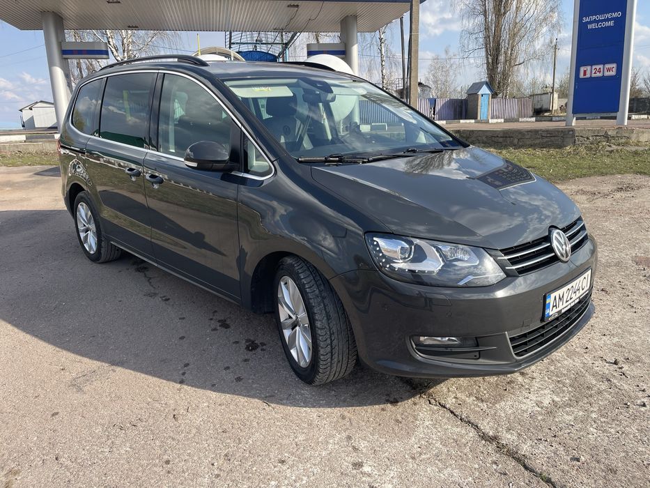 Автомобіль мінівен