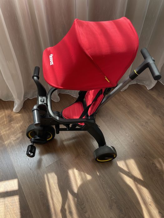 Doona Liki Trike red Триколісний складний велосипед