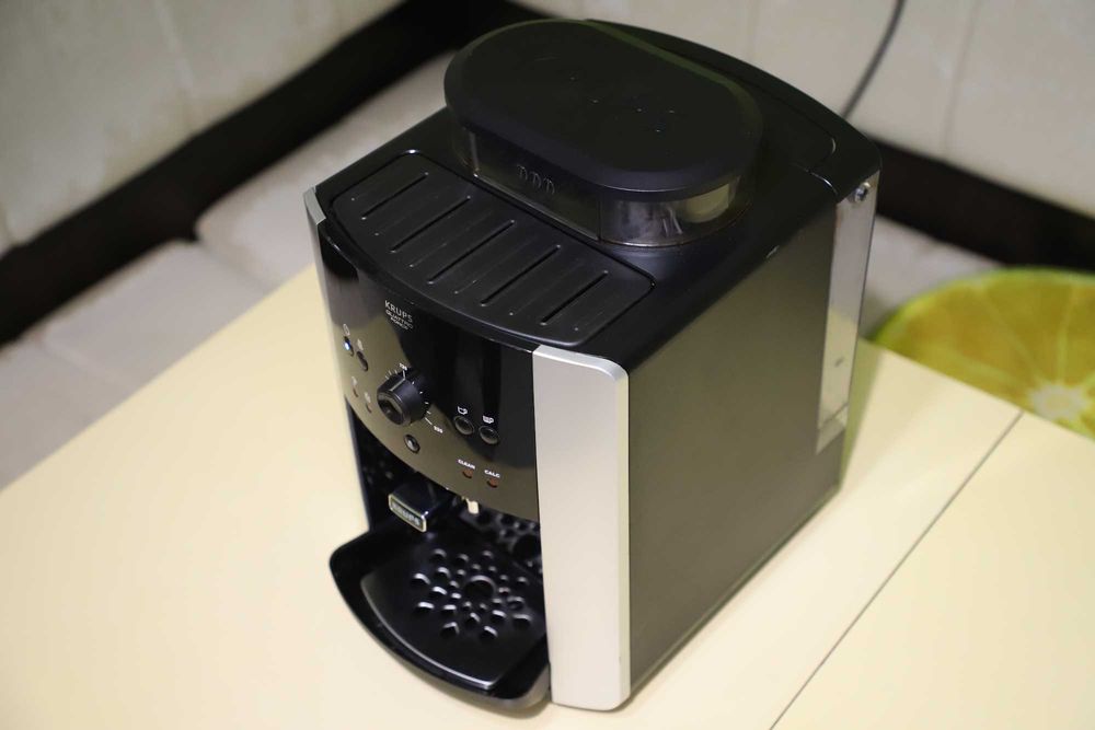 кофемашина Krups EA8108 Arabica