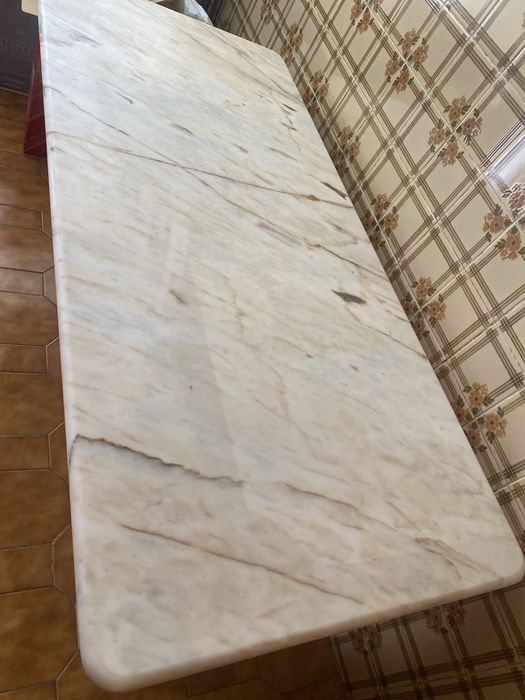 Mesa em pedra marmore