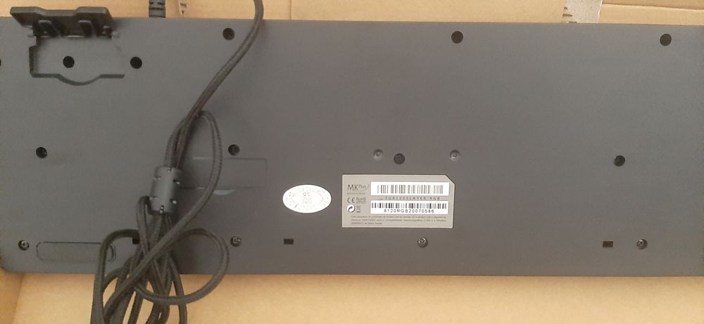 Krom headphones and keyboard64551412999810121