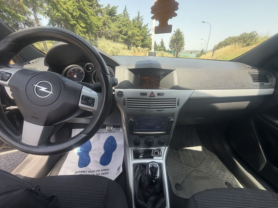 Opel astra  1.3 gtc de 2011. comercial
