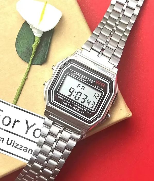 Годинник    новий