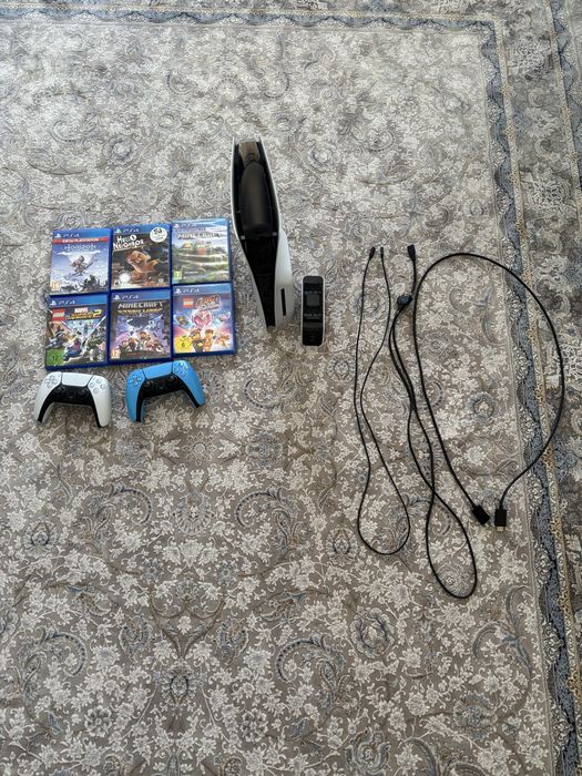 Продаю playstation 5 з комплектом та акаунтом