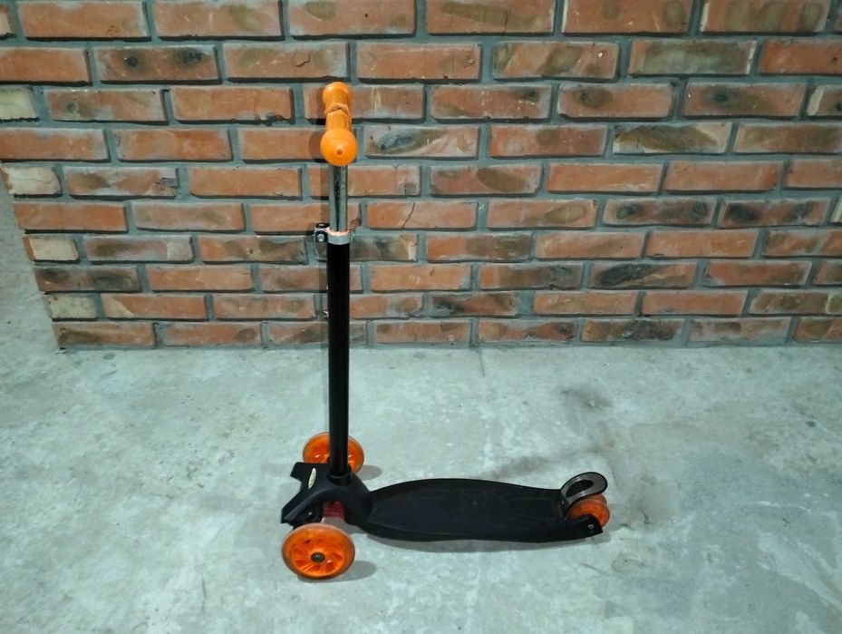 Самокат дитячий трьохколісний