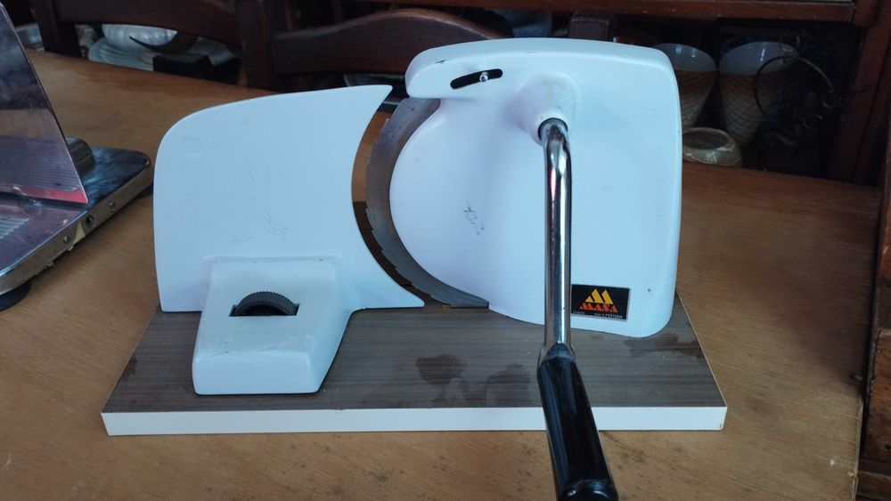 Fiambreiras manuais antigas