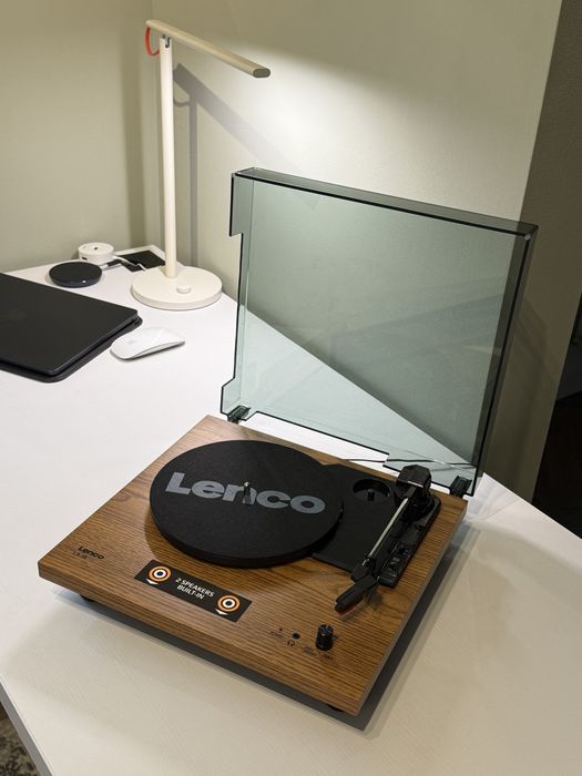Lenco LS-10 WD V2 новий вініловий програвач з динаміками