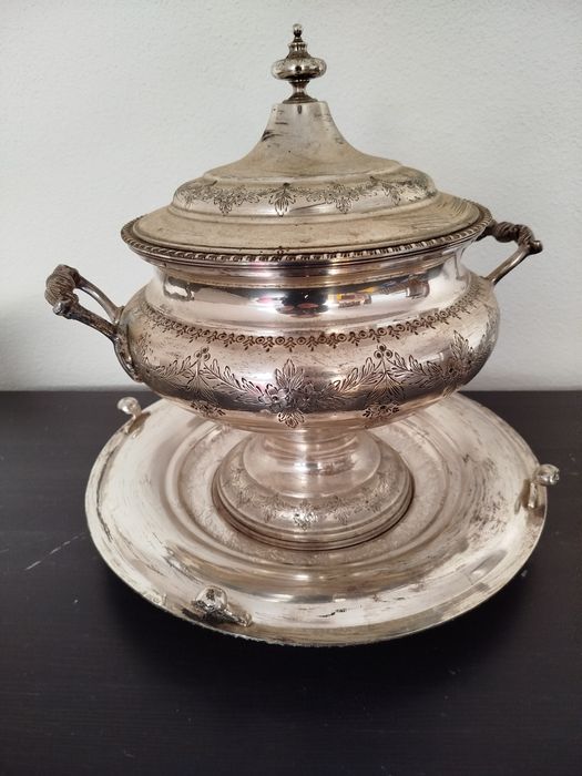 Terrina de casquinha com prato