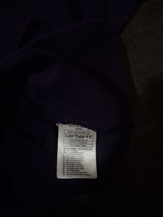 Фіолетова футболка Carhartt