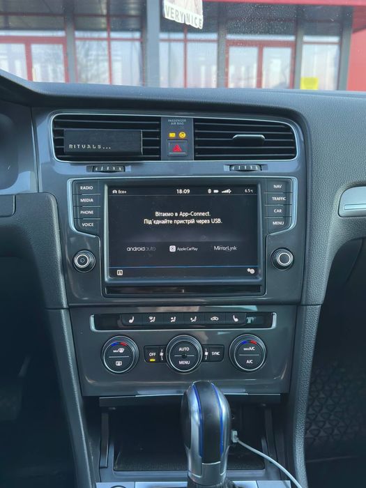 Volkswagen  - eGolf 2017