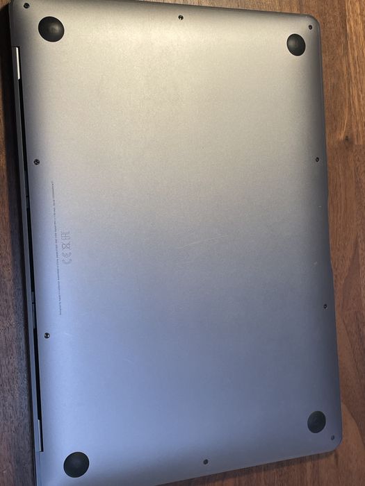 MacBook Air 13” – Intel Core i5 1.6GHz | 8GB RAM