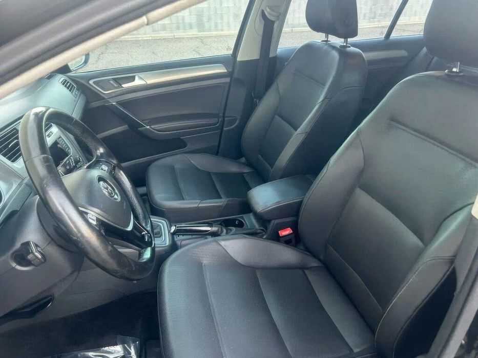 Volkswagen Golf SE      2015