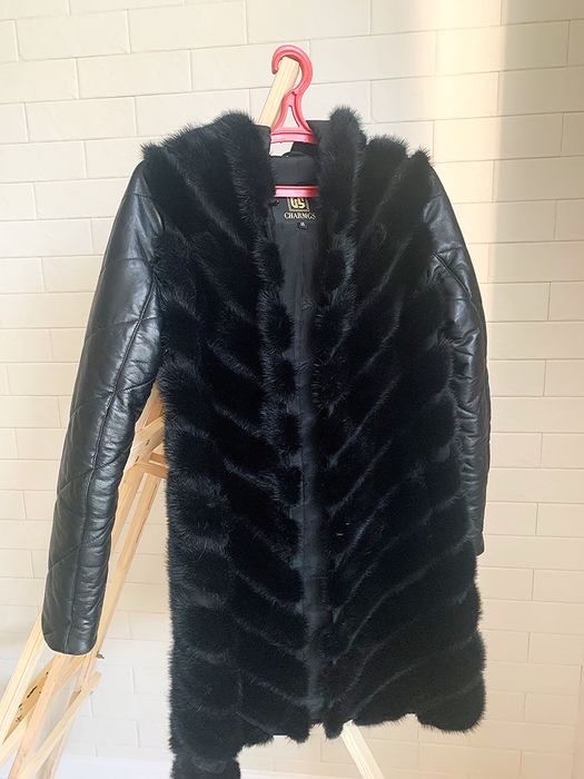 Норкова шуба із з‘ємними рукавами