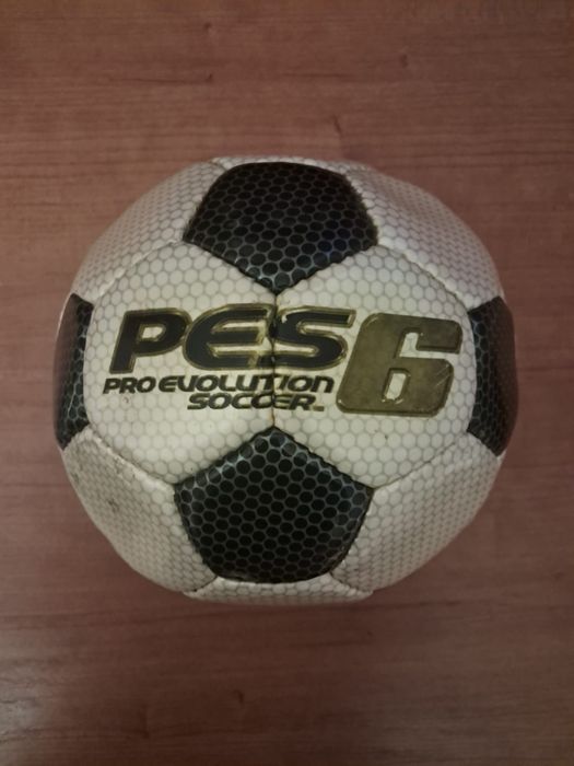 Bola de futebol (PES 6)