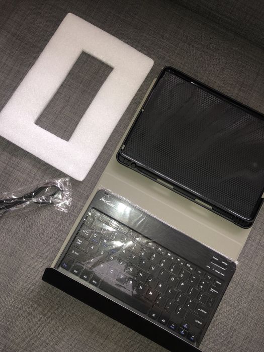 Capa com teclado iPad