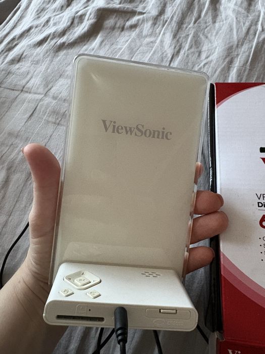 Цифрова фоторамка viewsonic VFM670W