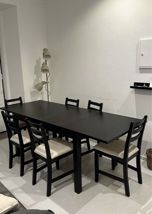 Conjunto de sala (mesa de refeições, aparador e móvel TV c/ rattan)