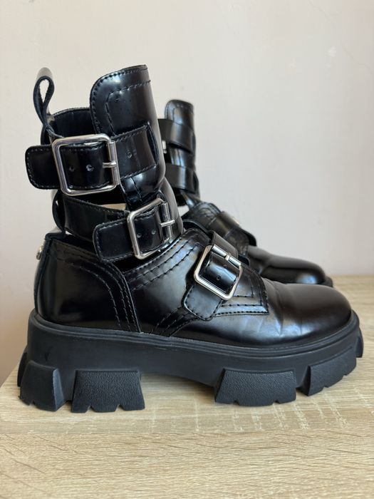 Жіночі ботильйони Steve Madden Tiedup Bootie, 37,5 розмір