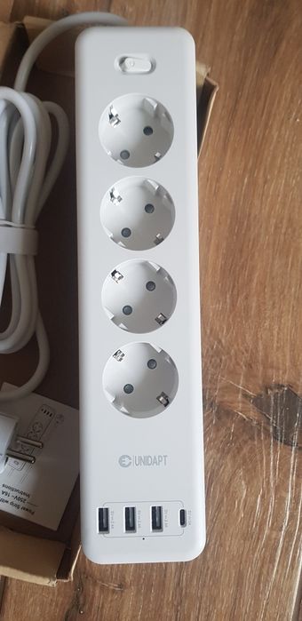 Listwa zasilajaca wejsciami usb