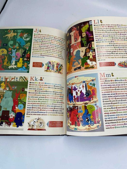 Книга "Alfie Explores A to Z: A Seek & Find Adventure"