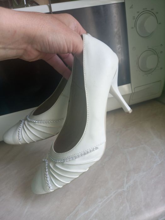 Туфли женские белые