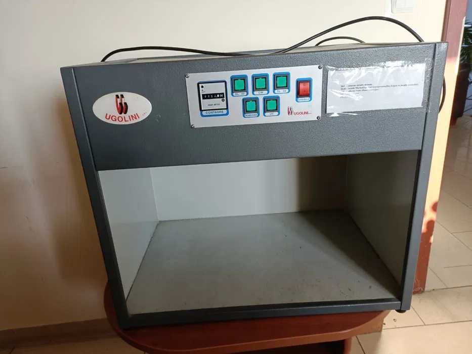 Kabina oceny barwy Ugolini