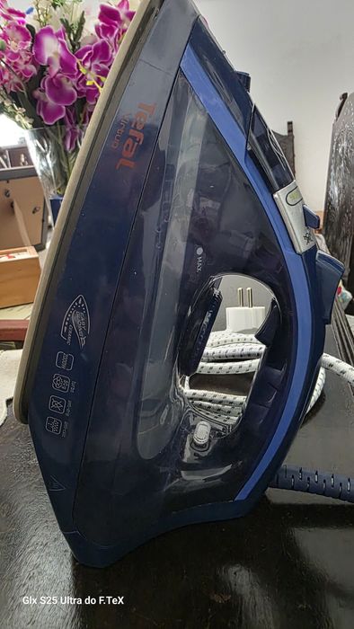Ferro engomar tefal virtuo bom estado