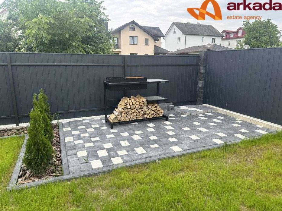 Продам готовий будинок з ремонтом в Крихівцях. До центру 7 хвилин.