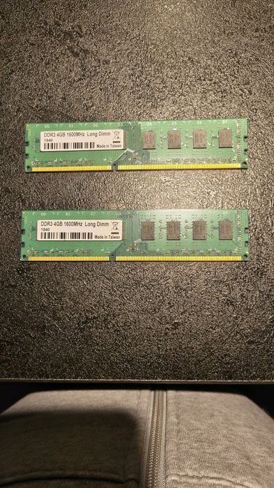 Pamięć RAM DDR3 4GB X2, 1600MHz.