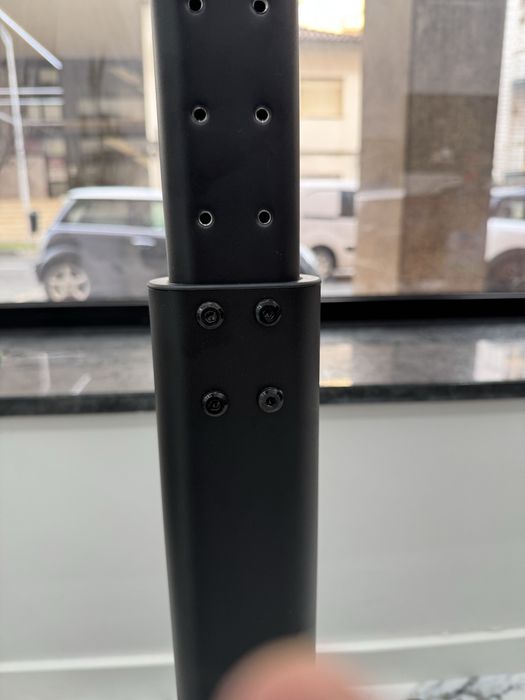 Suporte de chao para TV para escritorio empresa