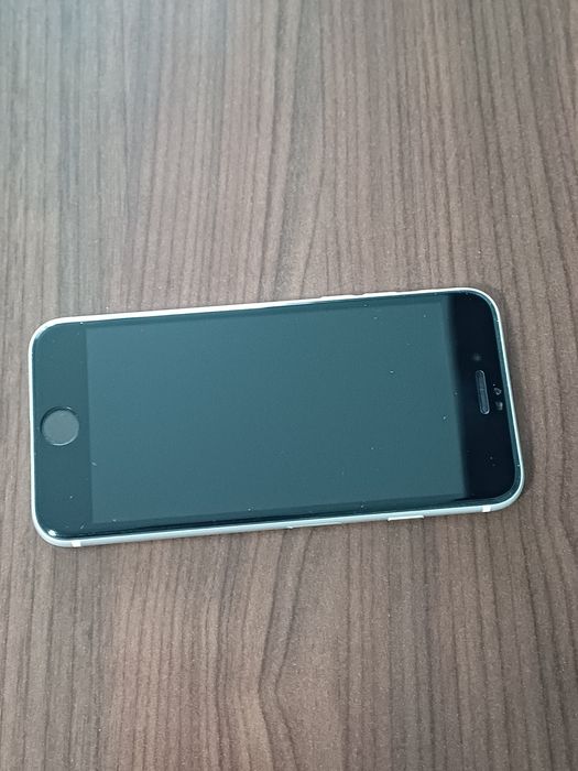 Телефон iphone se 2020 64, айфон