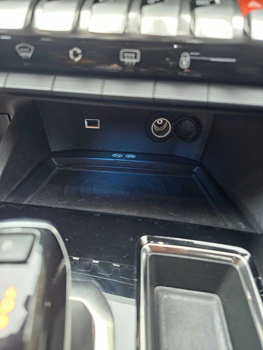 Peugeot 3008 ii 1.2i 130cv EAT8 ALLURE versão Facelift