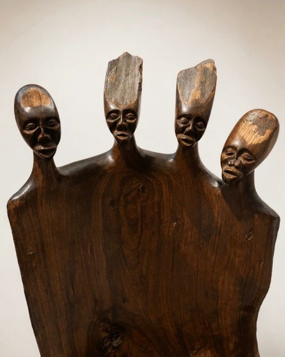 Escultura Africana em Madeira Maciça – Feita à Mão em Moçambique – 4 Figuras