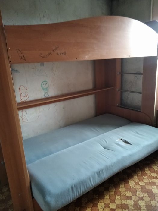 Продам ліжко двух ярусне