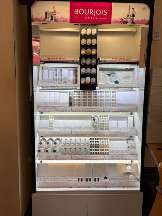 Стенд  для косметики «BOURJOIS» зі з'ємними баркетами , БУ в відмінному стані ( все працює )