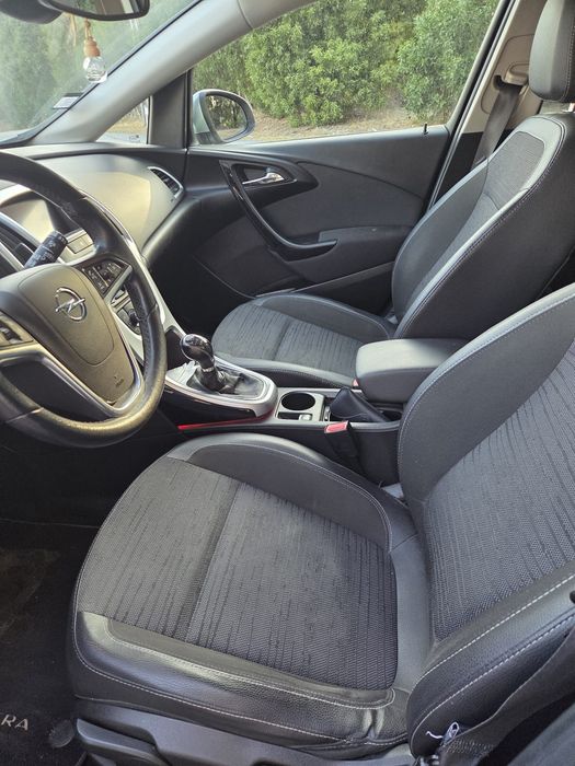 Opel Astra Sports Tourer 1.6 cdti (2015) - excelente estado (abaixo de 200mil km)
