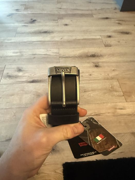 Pasek Levis czarny 75r.