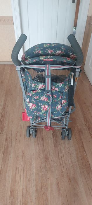 Wozek parasolka McLaren w kwiaty
