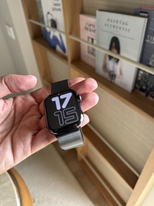 Apple Watch Series 10 42mm Titânio + Bracelete Milanesa - Como Novo