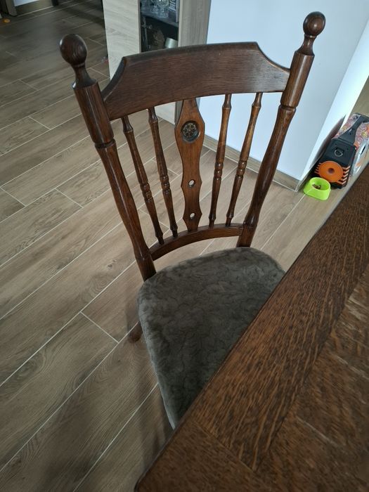 Stół dębowy + 4 krzesła