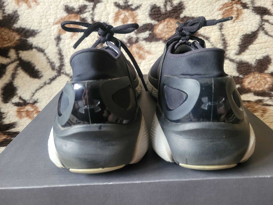 Super lekkie buty treningowe/biegania Under Armour Speedform wkł.27 cm