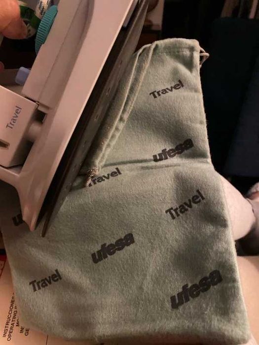 Ferro engomar a vapor para viagem férias. Nunca usado.