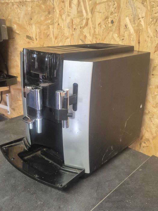 Ekspres Jura E8 / FVm