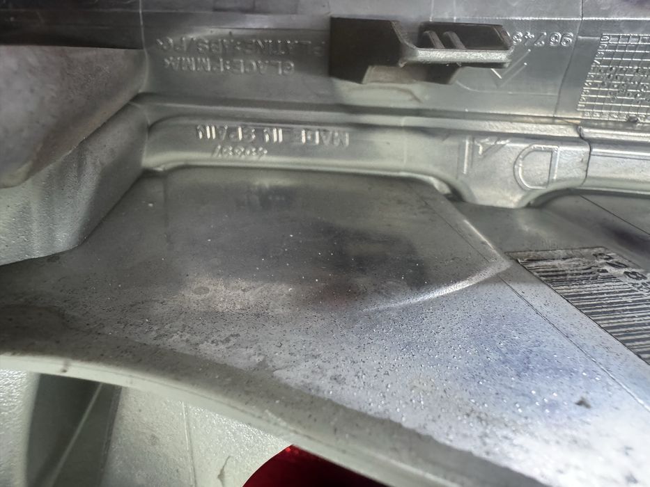 Задні фонарі Citroen C-Elysee 2016p