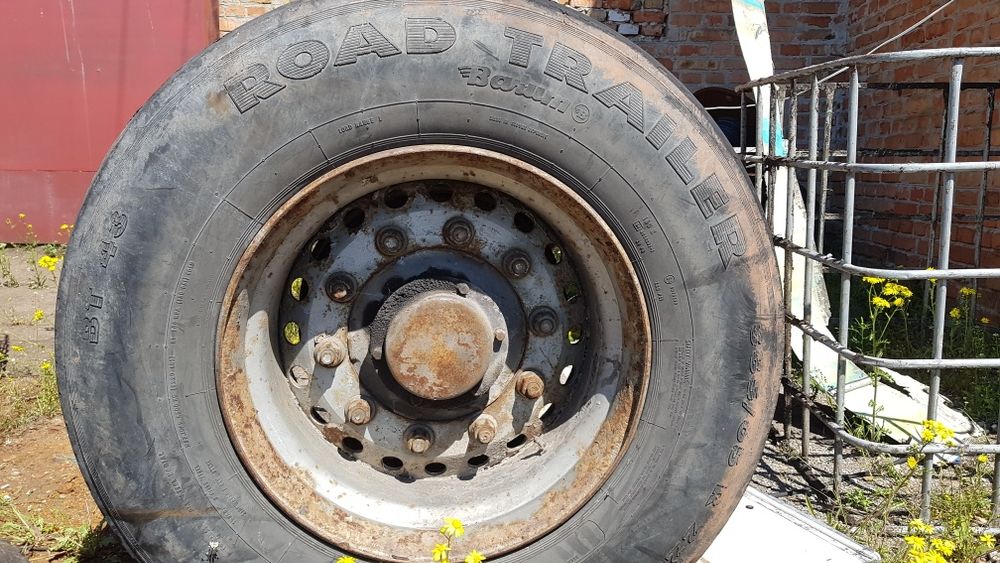 Ось с рефрижератора прицепа